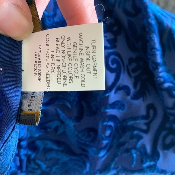 Jennie & Marlis Petite Royal Blue Twist Front Blouse Size MP - Picture 6 of 7